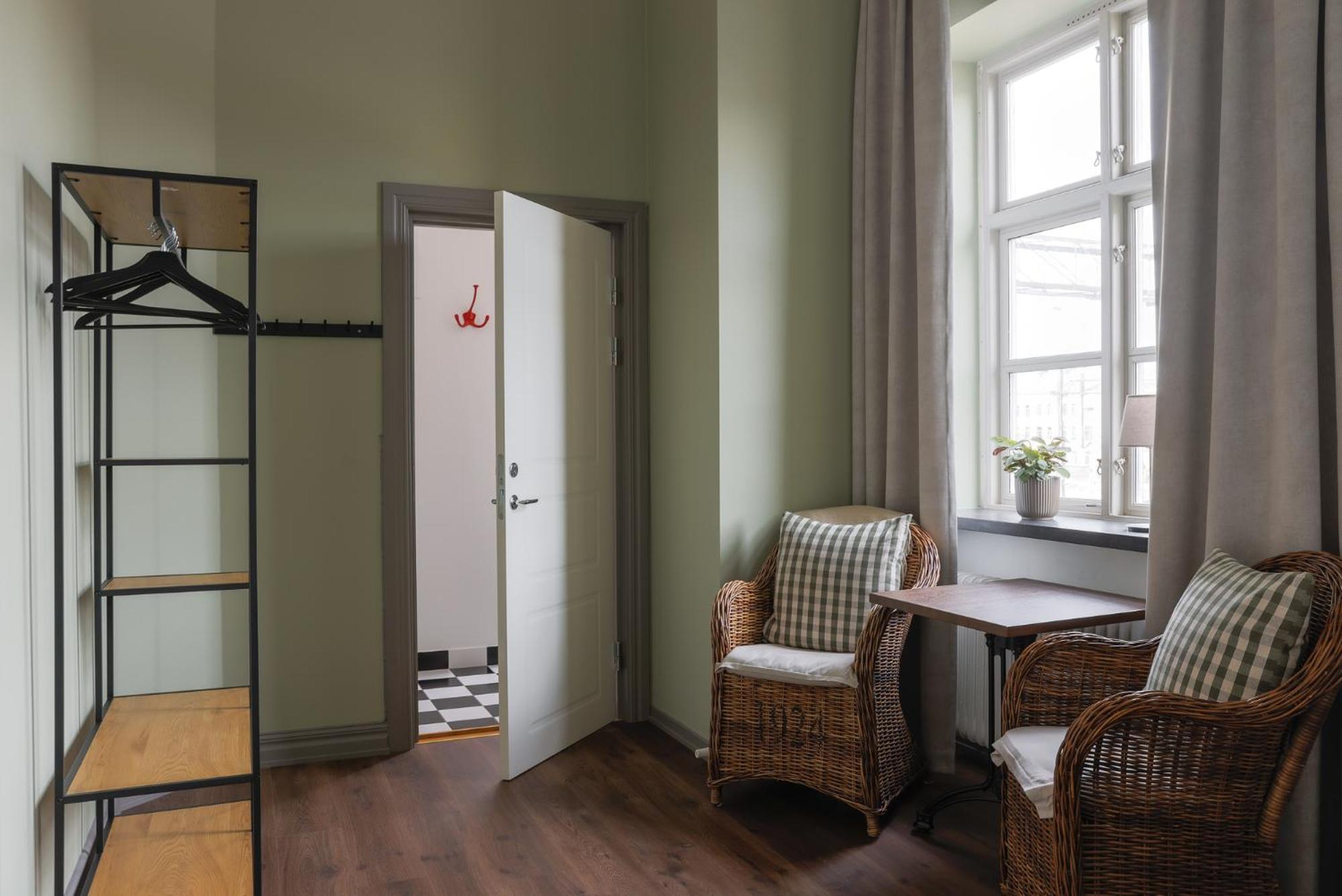 Bed and Breakfast Stationen Истад Экстерьер фото